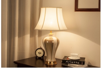 Đèn bàn trang trí nội thất độc đáo DNAA 077