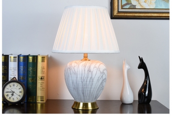 Đèn bàn nghệ thuật trang trí nội thất DNAA 079