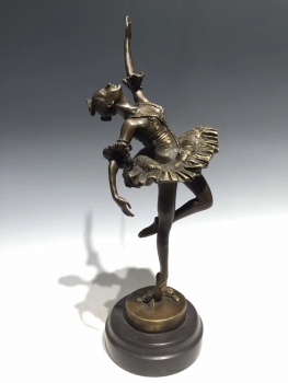 Vũ công balet trang trí độc đáo DCAA 047